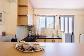 Filiatra Cozy Cental Retreats With Balconies
