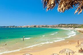Seaview and Sunsets - Beachside Retreats