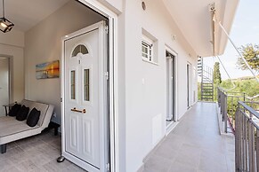 Seaview and Sunsets - Beachside Retreats