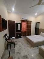 Hotel Crown Plaza