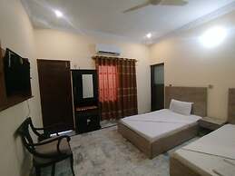 Hotel Crown Plaza