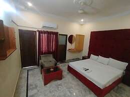 Hotel Crown Plaza
