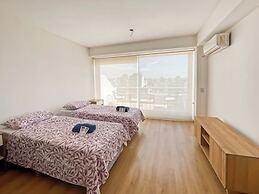 Studio Apartment on 13th Floor With Balcony Terrace