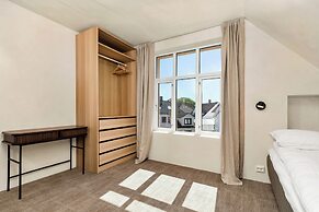 Central Guest House - Private Bathroom