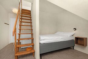 Central Guest House - Private Bathroom
