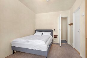 Central Guest House - Private Bathroom