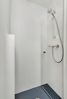 Central Guest House - Private Bathroom