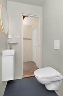 Central Guest House - Private Bathroom