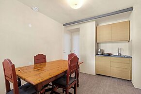 Central Guest House - Private Bathroom