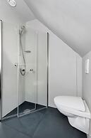 Central Guest House - Private Bathroom