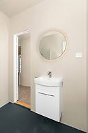 Central Guest House - Private Bathroom