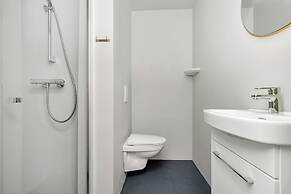 Central Guest House - Private Bathroom