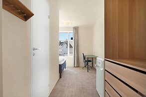 Central Guest House - Private Bathroom