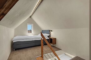 Central Guest House - Private Bathroom