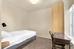 Central Guest House - Private Bathroom