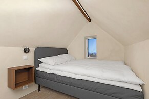 Central Guest House - Private Bathroom