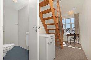 Central Guest House - Private Bathroom