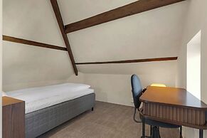 Central Guest House - Private Bathroom