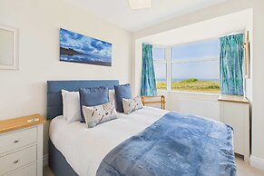 Host Stay Chirnells