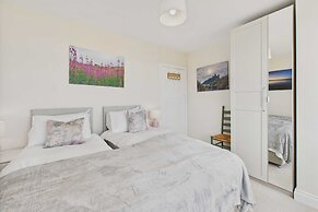 Host Stay Chirnells