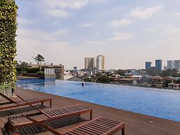 Best Modern Studio Apartment at Springwood Residence
