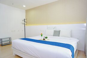 Nice Studio at Sentul Tower Apartment