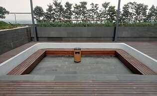 Comfy and Spacious Studio Apartment Carstensz Residence