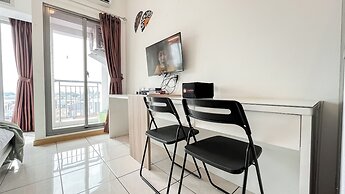 Modern Living Studio Room Apartment M-Town Residence