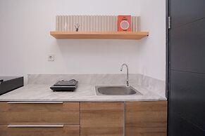 Comfortable Studio Room at Collins Boulevard Apartment