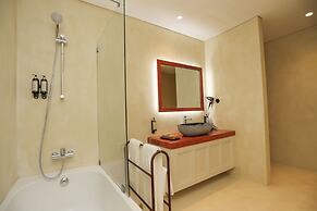 Mumba Lodge by Flow