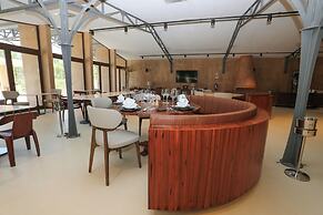 Mumba Lodge by Flow