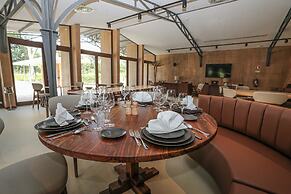 Mumba Lodge by Flow