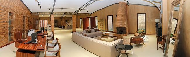 Mumba Lodge by Flow
