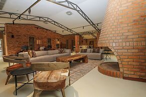 Mumba Lodge by Flow