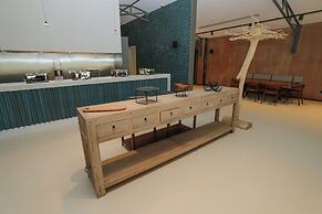 Mumba Lodge by Flow