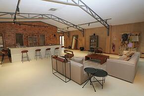 Mumba Lodge by Flow