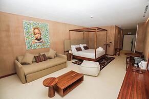 Mumba Lodge by Flow