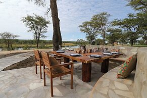 Mumba Lodge by Flow