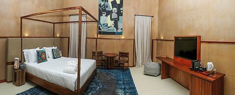 Mumba Lodge by Flow