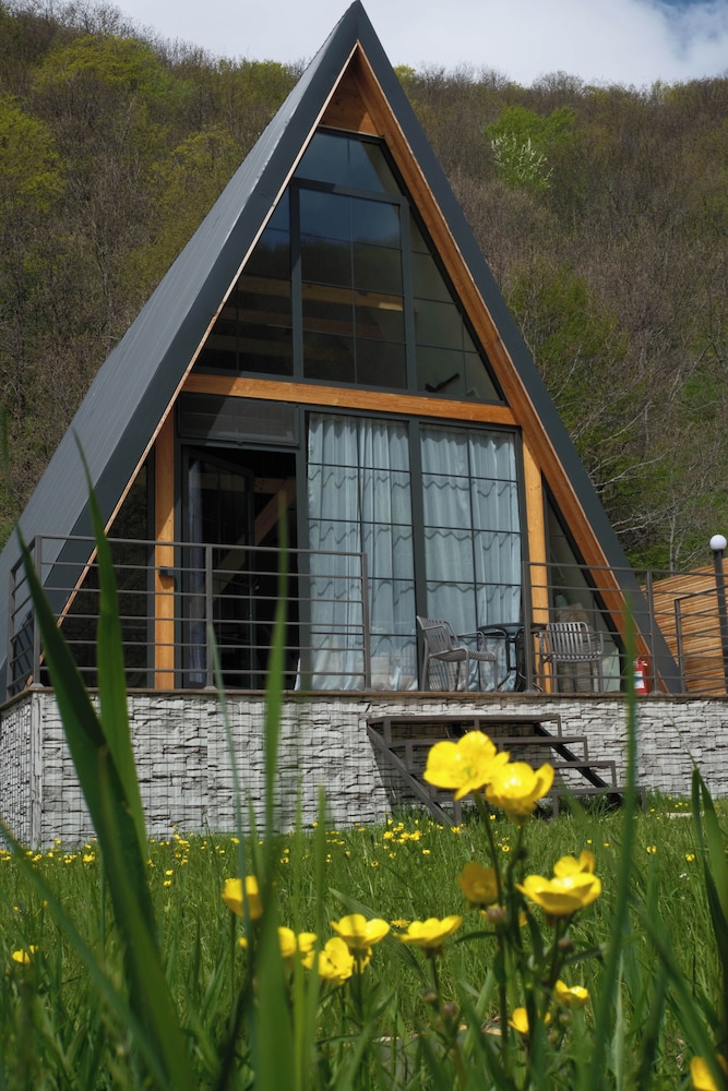 Ari Home Aghveran