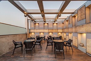 Treebo Riddhi Paradise - 15 mins from Airport