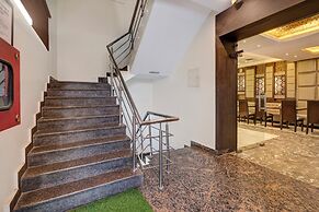 Treebo Riddhi Paradise - 15 mins from Airport