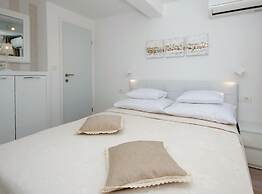 Luxury Villa Malo