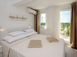 Luxury Villa Malo