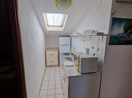 Lora Apartments Gradac
