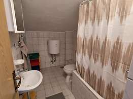 Lora Apartments Gradac