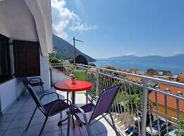 Lora Apartments Gradac