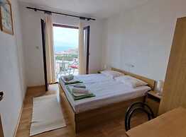 Lora Apartments Gradac