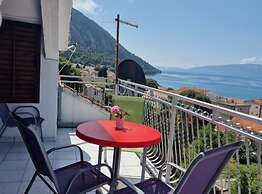 Lora Apartments Gradac