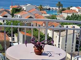 Lora Apartments Gradac
